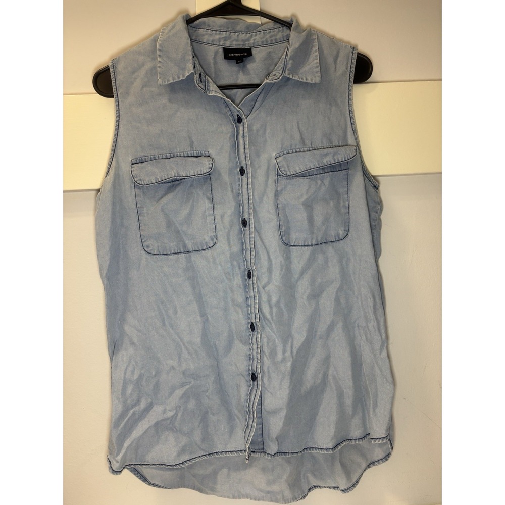 Who What Wear Women's Medium Blue Lyocell Sleeveless Button Down Denim Look Top